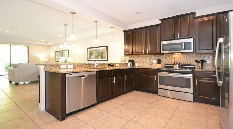 DAVENPORT, Florida 33896, 3 Bedrooms Bedrooms, ,2 BathroomsBathrooms,Residential,For Sale,ROSEVILLE,0,MFRS5134635