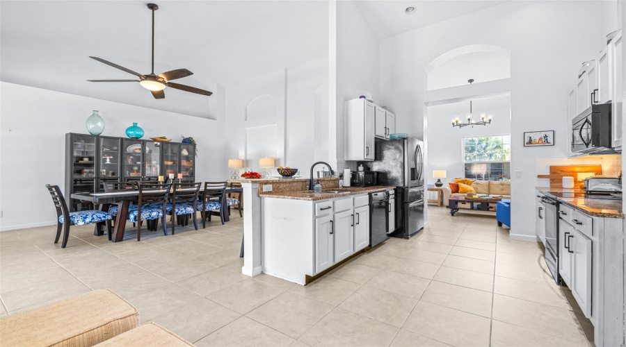 DAVENPORT, Florida 33837, 5 Bedrooms Bedrooms, ,3 BathroomsBathrooms,Residential,For Sale,OAKRISE,0,MFRTB8450220