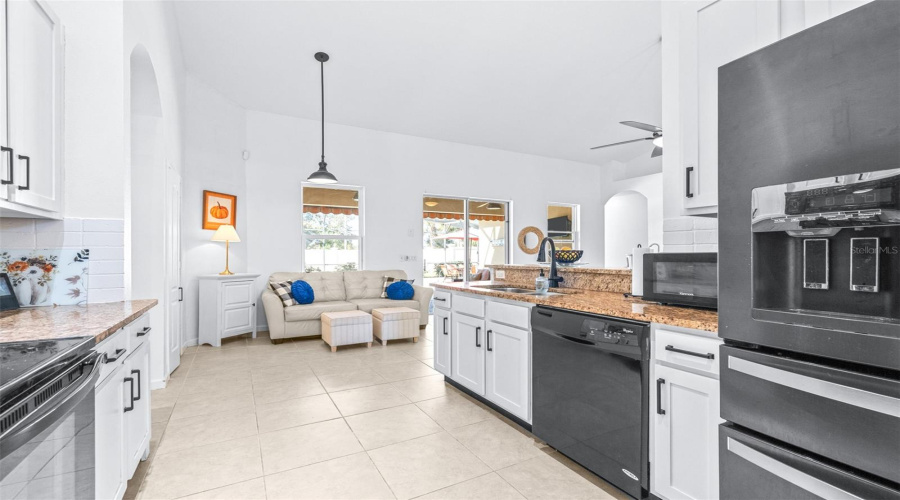 DAVENPORT, Florida 33837, 5 Bedrooms Bedrooms, ,3 BathroomsBathrooms,Residential,For Sale,OAKRISE,0,MFRTB8450220