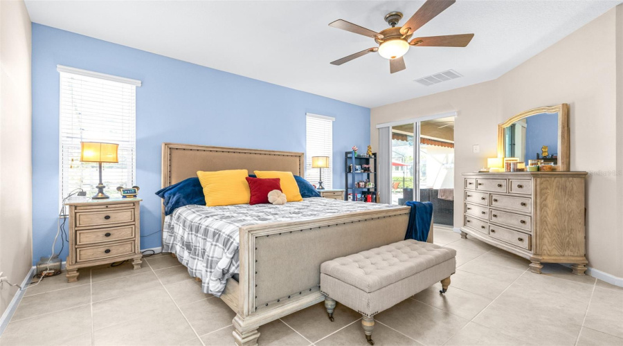 DAVENPORT, Florida 33837, 5 Bedrooms Bedrooms, ,3 BathroomsBathrooms,Residential,For Sale,OAKRISE,0,MFRTB8450220