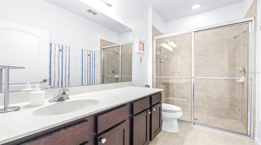 DAVENPORT, Florida 33837, 5 Bedrooms Bedrooms, ,3 BathroomsBathrooms,Residential,For Sale,OAKRISE,0,MFRTB8450220