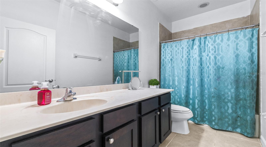 DAVENPORT, Florida 33837, 5 Bedrooms Bedrooms, ,3 BathroomsBathrooms,Residential,For Sale,OAKRISE,0,MFRTB8450220