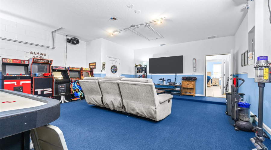 DAVENPORT, Florida 33837, 5 Bedrooms Bedrooms, ,3 BathroomsBathrooms,Residential,For Sale,OAKRISE,0,MFRTB8450220