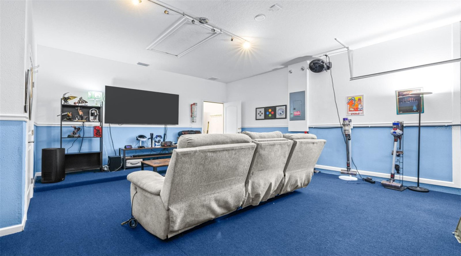 DAVENPORT, Florida 33837, 5 Bedrooms Bedrooms, ,3 BathroomsBathrooms,Residential,For Sale,OAKRISE,0,MFRTB8450220