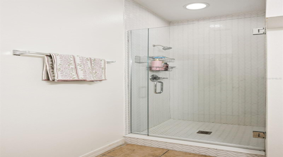 KISSIMMEE, Florida 34746, 3 Bedrooms Bedrooms, ,3 BathroomsBathrooms,Residential,For Sale,DOMINICA,0,MFRS5146885