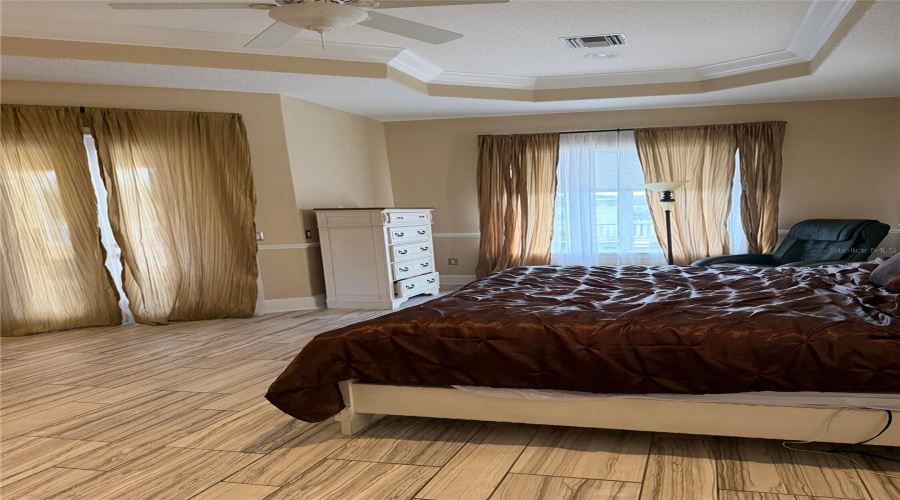 KISSIMMEE, Florida 34746, 5 Bedrooms Bedrooms, ,4 BathroomsBathrooms,Residential,For Sale,BUNKER VIEW,0,MFRO6395237