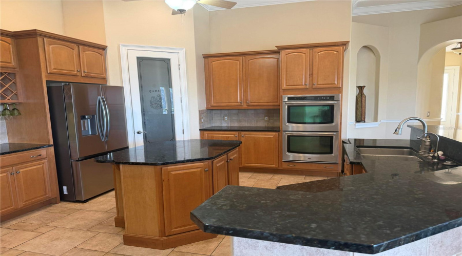 KISSIMMEE, Florida 34746, 5 Bedrooms Bedrooms, ,4 BathroomsBathrooms,Residential,For Sale,BUNKER VIEW,0,MFRO6395237