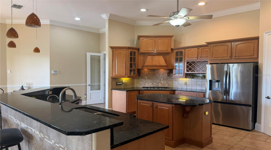 KISSIMMEE, Florida 34746, 5 Bedrooms Bedrooms, ,4 BathroomsBathrooms,Residential,For Sale,BUNKER VIEW,0,MFRO6395237