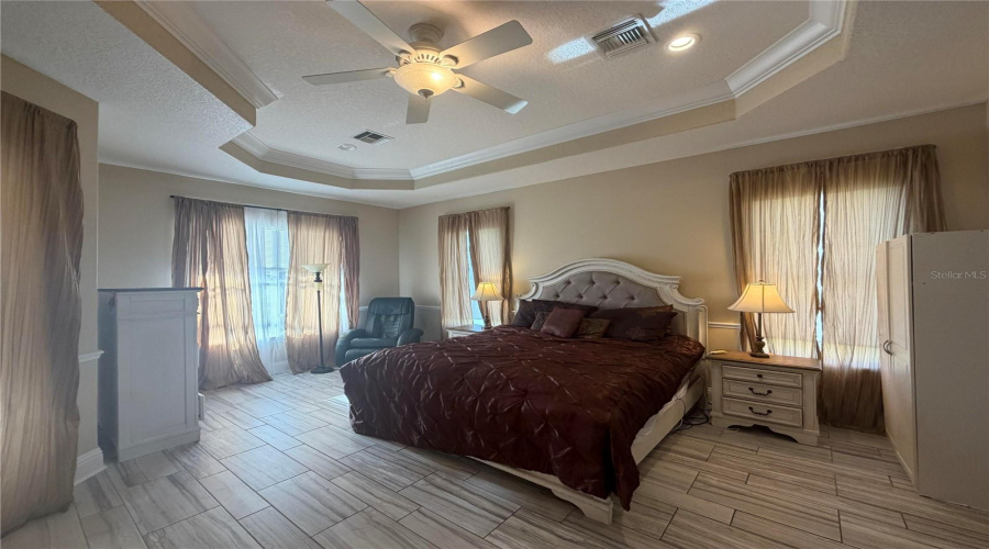 KISSIMMEE, Florida 34746, 5 Bedrooms Bedrooms, ,4 BathroomsBathrooms,Residential,For Sale,BUNKER VIEW,0,MFRO6395237