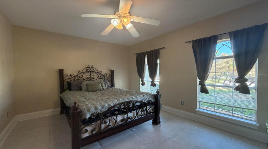 KISSIMMEE, Florida 34746, 5 Bedrooms Bedrooms, ,4 BathroomsBathrooms,Residential,For Sale,BUNKER VIEW,0,MFRO6395237
