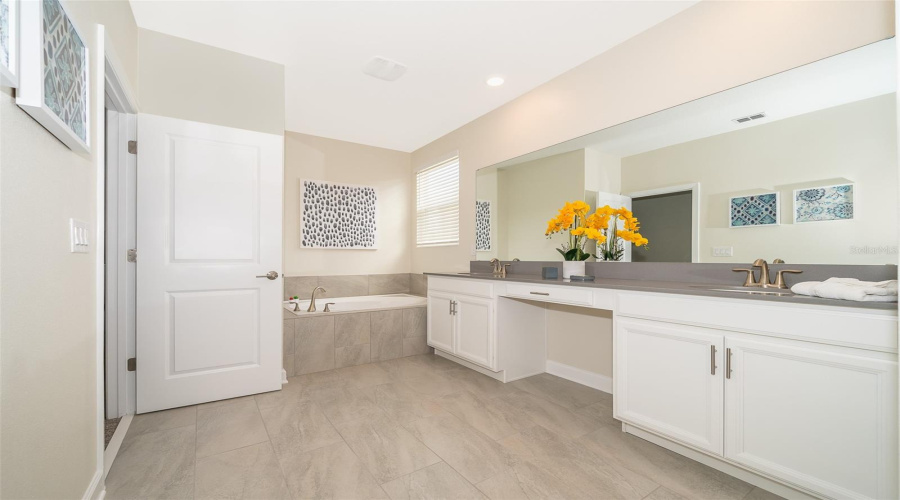 KISSIMMEE, Florida 34746, 5 Bedrooms Bedrooms, ,5 BathroomsBathrooms,Residential,For Sale,BOOKMARK,0,MFRS5145067