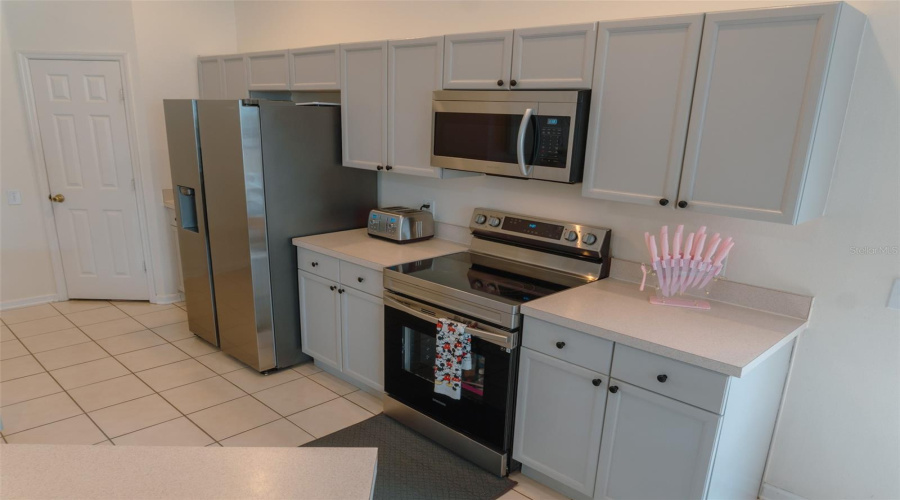 KISSIMMEE, Florida 34747, 5 Bedrooms Bedrooms, ,3 BathroomsBathrooms,Residential,For Sale,FAN PALM,0,MFRO6395292