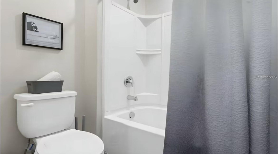 KISSIMMEE, Florida 34747, 6 Bedrooms Bedrooms, ,4 BathroomsBathrooms,Residential,For Sale,TROPICAL PALMS,0,MFRO6395222