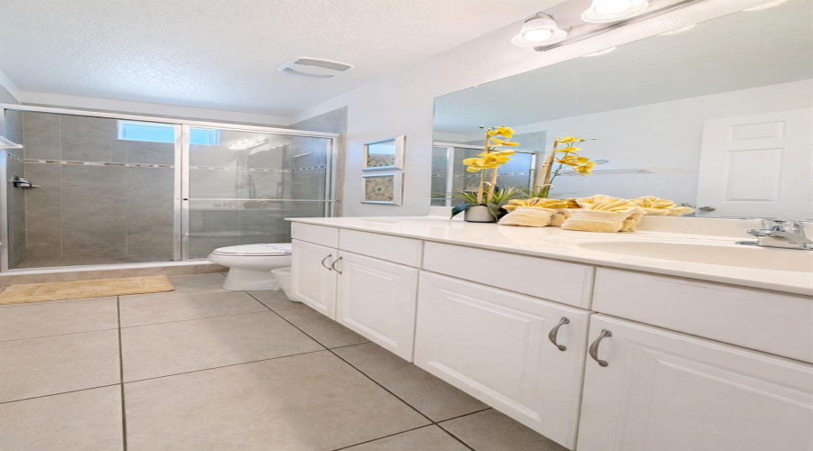 KISSIMMEE, Florida 34746, 6 Bedrooms Bedrooms, ,4 BathroomsBathrooms,Residential,For Sale,SANTOSH,0,MFRO6393947