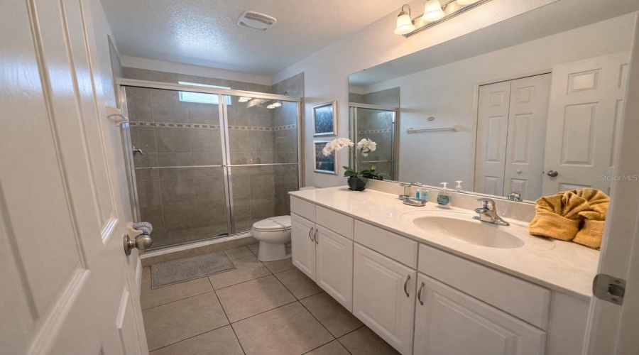 KISSIMMEE, Florida 34746, 6 Bedrooms Bedrooms, ,4 BathroomsBathrooms,Residential,For Sale,SANTOSH,0,MFRO6393947