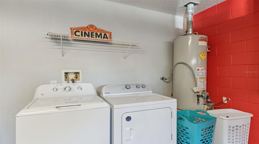 KISSIMMEE, Florida 34747, 5 Bedrooms Bedrooms, ,4 BathroomsBathrooms,Residential,For Sale,ROARING CREEK,0,MFRO6371323