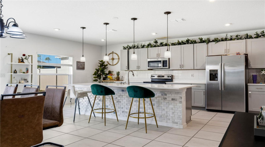 DAVENPORT, Florida 33897, 5 Bedrooms Bedrooms, ,3 BathroomsBathrooms,Residential,For Sale,COSTA BLANCA,0,MFRO6394031