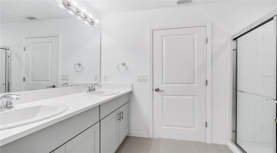 DAVENPORT, Florida 33897, 5 Bedrooms Bedrooms, ,3 BathroomsBathrooms,Residential,For Sale,COSTA BLANCA,0,MFRO6394031