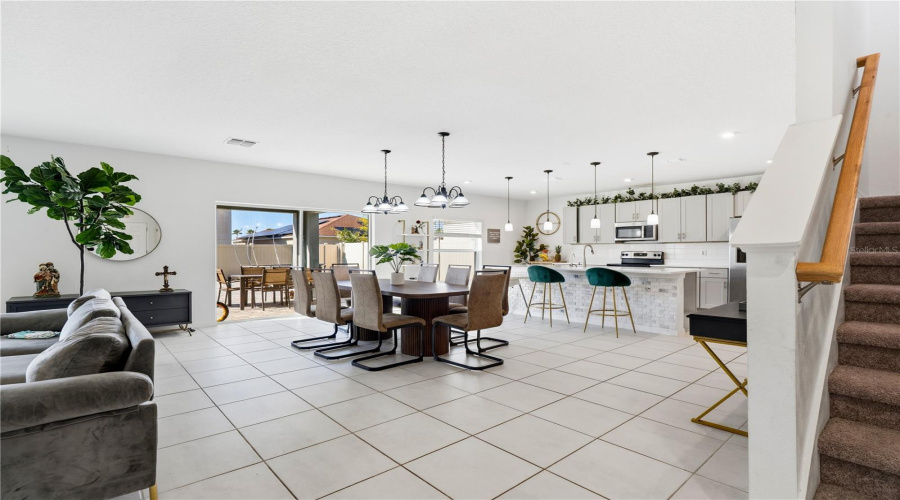 DAVENPORT, Florida 33897, 5 Bedrooms Bedrooms, ,3 BathroomsBathrooms,Residential,For Sale,COSTA BLANCA,0,MFRO6394031