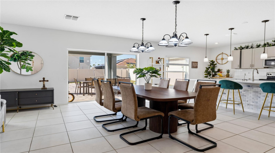 DAVENPORT, Florida 33897, 5 Bedrooms Bedrooms, ,3 BathroomsBathrooms,Residential,For Sale,COSTA BLANCA,0,MFRO6394031