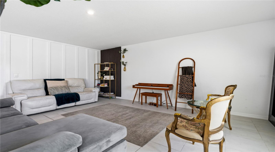 DAVENPORT, Florida 33897, 5 Bedrooms Bedrooms, ,3 BathroomsBathrooms,Residential,For Sale,COSTA BLANCA,0,MFRO6394031