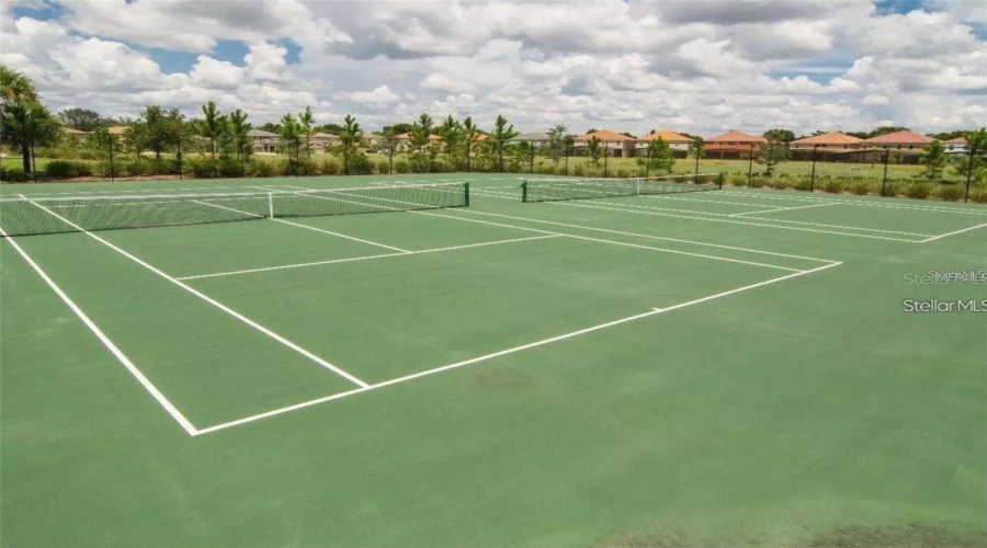 DAVENPORT, Florida 33837, 5 Bedrooms Bedrooms, ,3 BathroomsBathrooms,Residential,For Sale,OAKMOSS LOOP,0,MFRS5146925