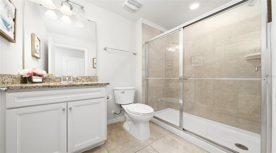 DAVENPORT, Florida 33837, 5 Bedrooms Bedrooms, ,3 BathroomsBathrooms,Residential,For Sale,OAKMOSS LOOP,0,MFRS5146925