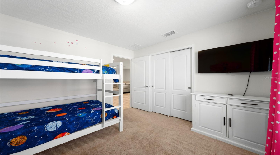 DAVENPORT, Florida 33837, 5 Bedrooms Bedrooms, ,3 BathroomsBathrooms,Residential,For Sale,OAKMOSS LOOP,0,MFRS5146925