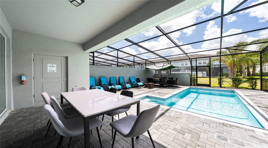 DAVENPORT, Florida 33837, 5 Bedrooms Bedrooms, ,3 BathroomsBathrooms,Residential,For Sale,OAKMOSS LOOP,0,MFRS5146925