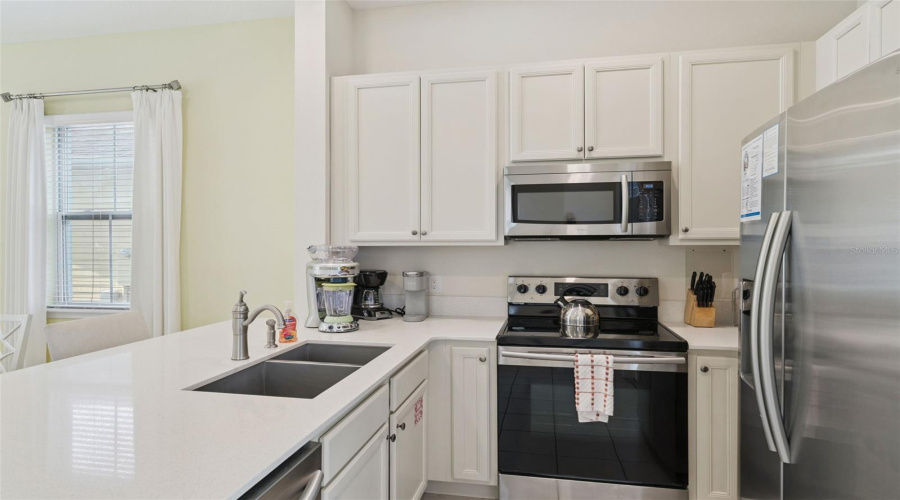 KISSIMMEE, Florida 34747, 2 Bedrooms Bedrooms, ,2 BathroomsBathrooms,Residential,For Sale,PIRATE,0,MFRO6394128