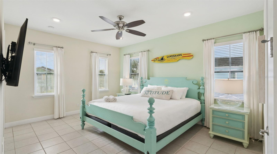 KISSIMMEE, Florida 34747, 2 Bedrooms Bedrooms, ,2 BathroomsBathrooms,Residential,For Sale,PIRATE,0,MFRO6394128