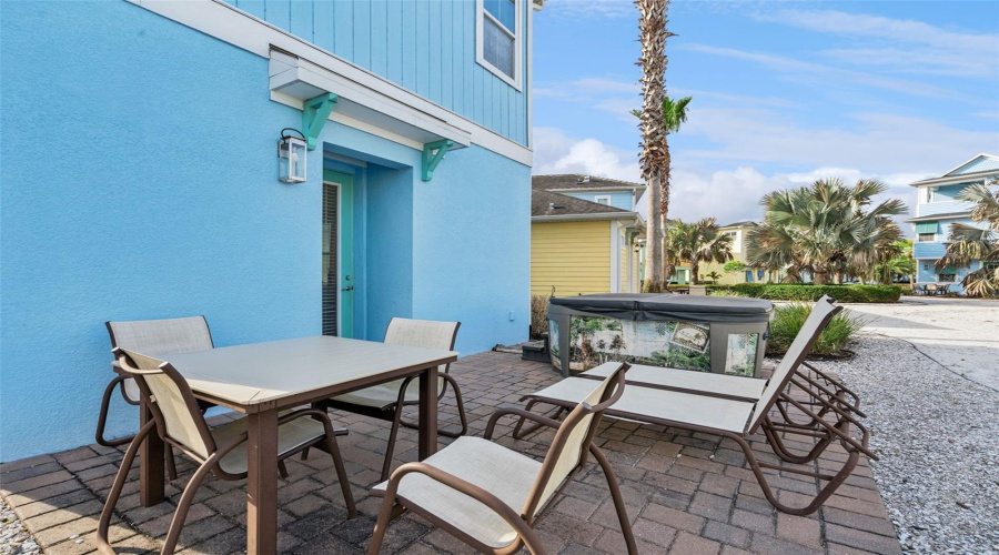 KISSIMMEE, Florida 34747, 2 Bedrooms Bedrooms, ,2 BathroomsBathrooms,Residential,For Sale,PIRATE,0,MFRO6394128