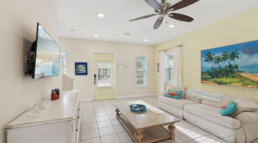 KISSIMMEE, Florida 34747, 2 Bedrooms Bedrooms, ,2 BathroomsBathrooms,Residential,For Sale,PIRATE,0,MFRO6394128