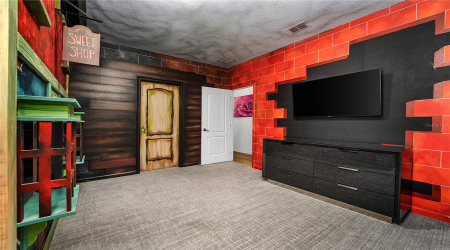 DAVENPORT, Florida 33837, 11 Bedrooms Bedrooms, ,8 BathroomsBathrooms,Residential,For Sale,OAK SHADOW,0,MFRS5146643