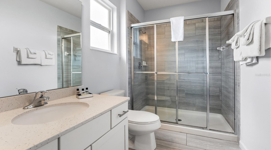 DAVENPORT, Florida 33837, 11 Bedrooms Bedrooms, ,8 BathroomsBathrooms,Residential,For Sale,OAK SHADOW,0,MFRS5146643