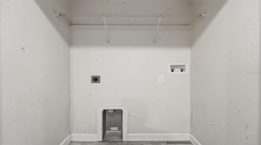 DAVENPORT, Florida 33896, 4 Bedrooms Bedrooms, ,4 BathroomsBathrooms,Residential,For Sale,SHINNECOCK HILLS,0,MFRV4948166