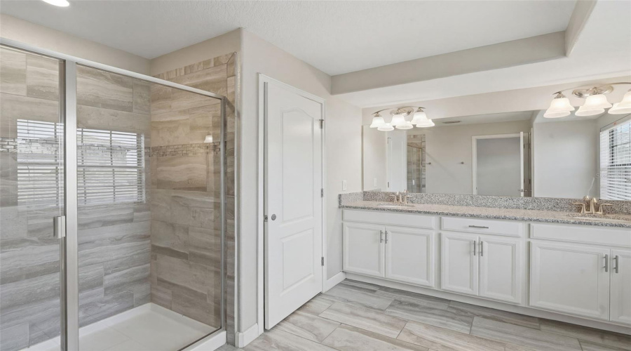 DAVENPORT, Florida 33896, 4 Bedrooms Bedrooms, ,4 BathroomsBathrooms,Residential,For Sale,SHINNECOCK HILLS,0,MFRV4948166