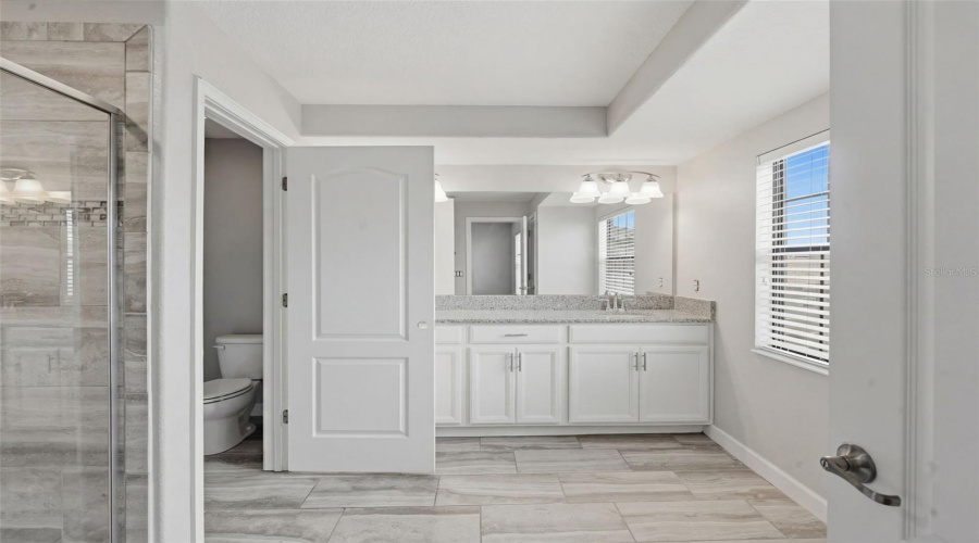 DAVENPORT, Florida 33896, 4 Bedrooms Bedrooms, ,4 BathroomsBathrooms,Residential,For Sale,SHINNECOCK HILLS,0,MFRV4948166