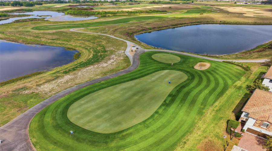 DAVENPORT, Florida 33896, 4 Bedrooms Bedrooms, ,4 BathroomsBathrooms,Residential,For Sale,SHINNECOCK HILLS,0,MFRV4948166