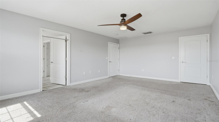 DAVENPORT, Florida 33896, 4 Bedrooms Bedrooms, ,4 BathroomsBathrooms,Residential,For Sale,SHINNECOCK HILLS,0,MFRV4948166