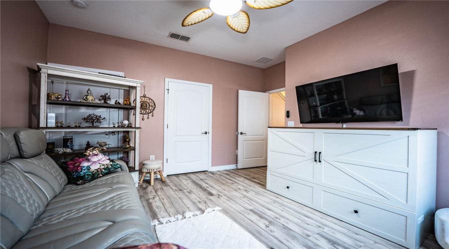 KISSIMMEE, Florida 34747, 4 Bedrooms Bedrooms, ,3 BathroomsBathrooms,Residential,For Sale,CALIFORNIA PALM,0,MFRL4960741