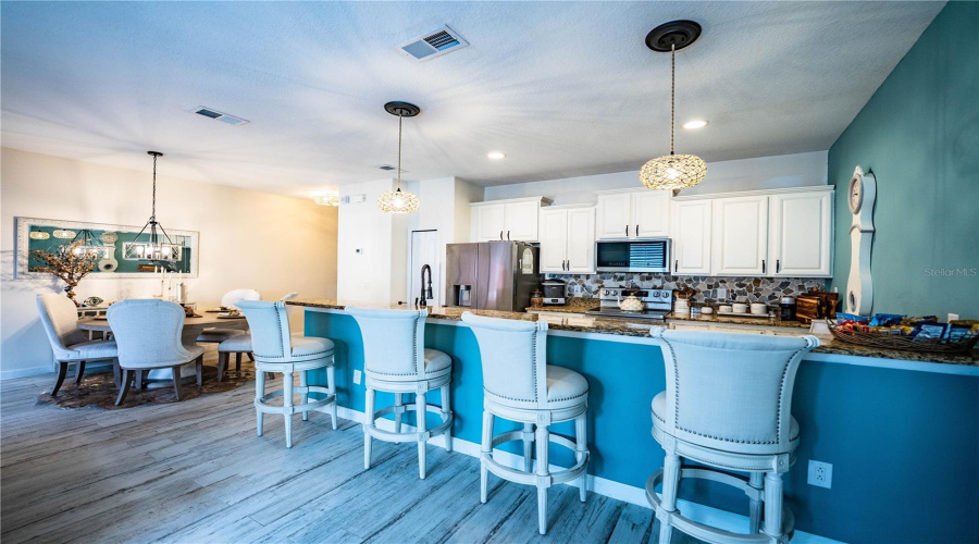 KISSIMMEE, Florida 34747, 4 Bedrooms Bedrooms, ,3 BathroomsBathrooms,Residential,For Sale,CALIFORNIA PALM,0,MFRL4960741