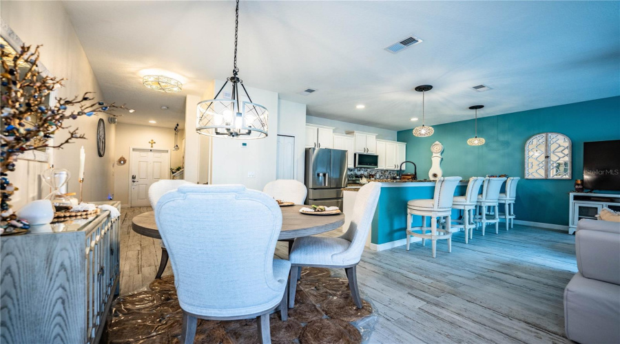 KISSIMMEE, Florida 34747, 4 Bedrooms Bedrooms, ,3 BathroomsBathrooms,Residential,For Sale,CALIFORNIA PALM,0,MFRL4960741