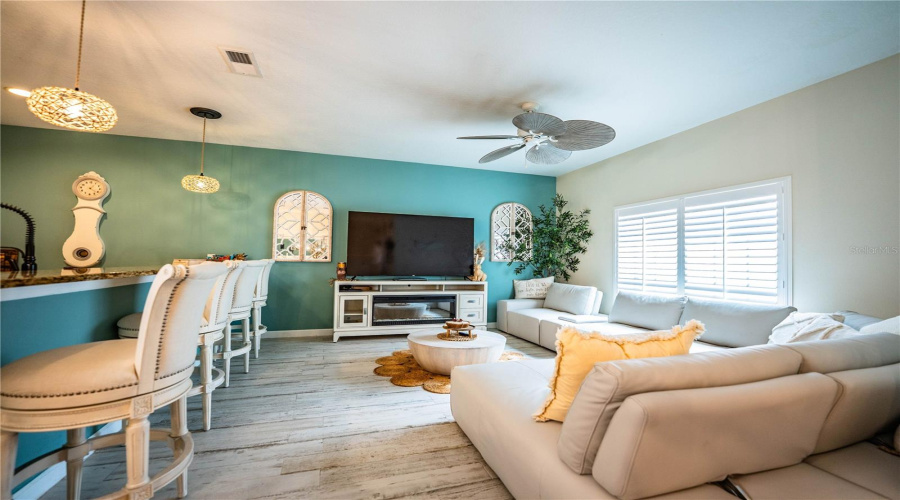 KISSIMMEE, Florida 34747, 4 Bedrooms Bedrooms, ,3 BathroomsBathrooms,Residential,For Sale,CALIFORNIA PALM,0,MFRL4960741