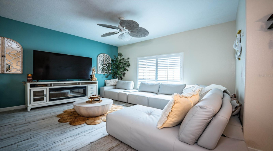 KISSIMMEE, Florida 34747, 4 Bedrooms Bedrooms, ,3 BathroomsBathrooms,Residential,For Sale,CALIFORNIA PALM,0,MFRL4960741