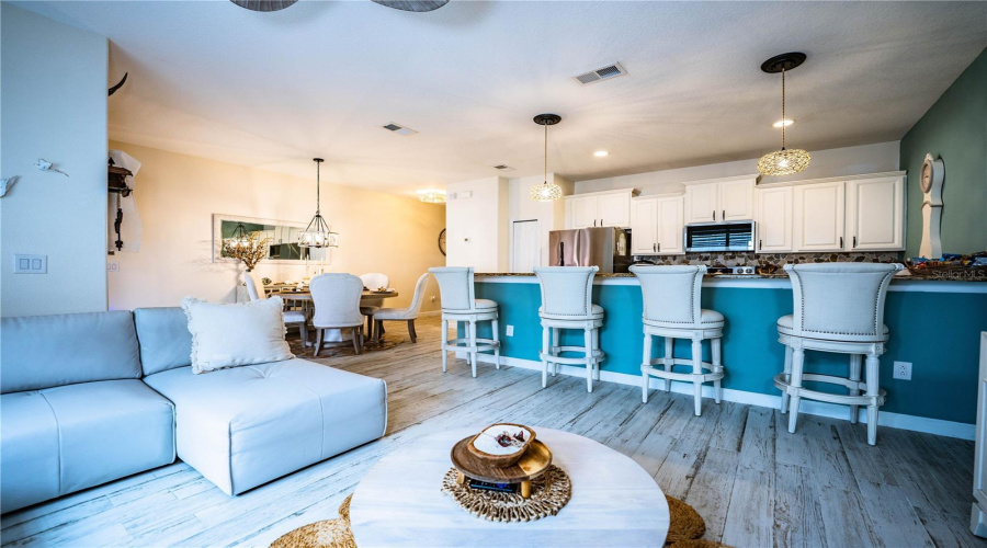 KISSIMMEE, Florida 34747, 4 Bedrooms Bedrooms, ,3 BathroomsBathrooms,Residential,For Sale,CALIFORNIA PALM,0,MFRL4960741