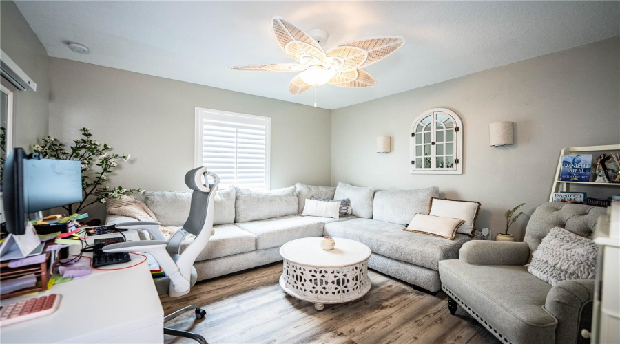 KISSIMMEE, Florida 34747, 4 Bedrooms Bedrooms, ,3 BathroomsBathrooms,Residential,For Sale,CALIFORNIA PALM,0,MFRL4960741