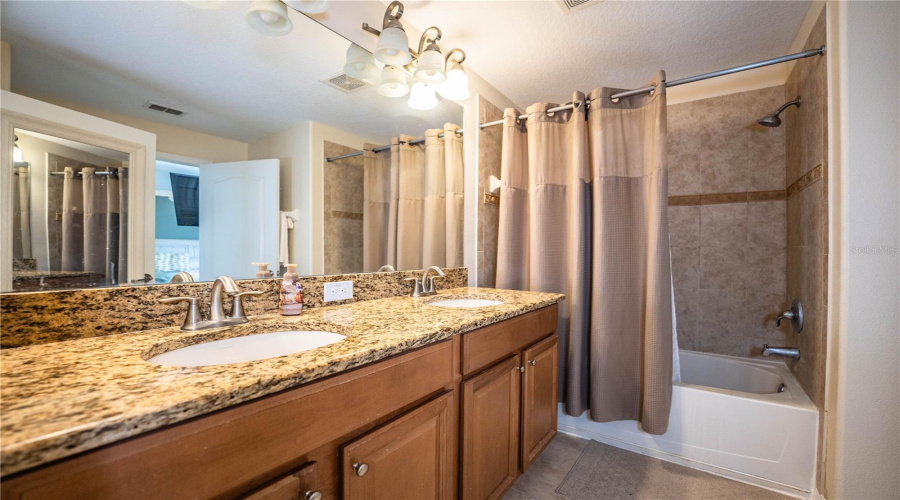 KISSIMMEE, Florida 34747, 4 Bedrooms Bedrooms, ,3 BathroomsBathrooms,Residential,For Sale,CALIFORNIA PALM,0,MFRL4960741