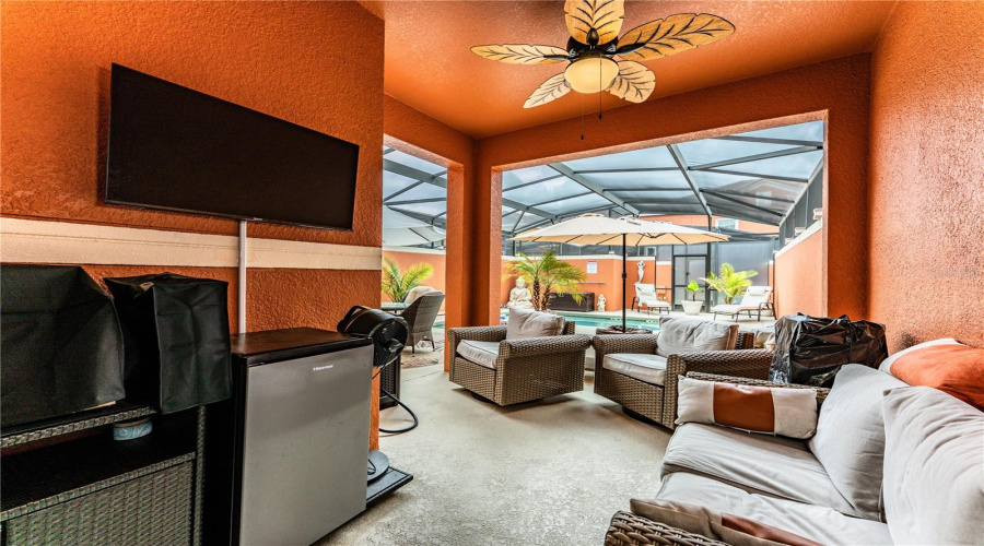 KISSIMMEE, Florida 34747, 4 Bedrooms Bedrooms, ,3 BathroomsBathrooms,Residential,For Sale,CALIFORNIA PALM,0,MFRL4960741