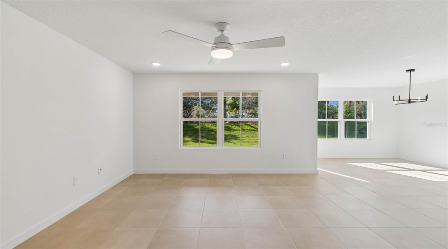 DAVENPORT, Florida 33837, 4 Bedrooms Bedrooms, ,2 BathroomsBathrooms,Residential,For Sale,REIN,0,MFRO6395417